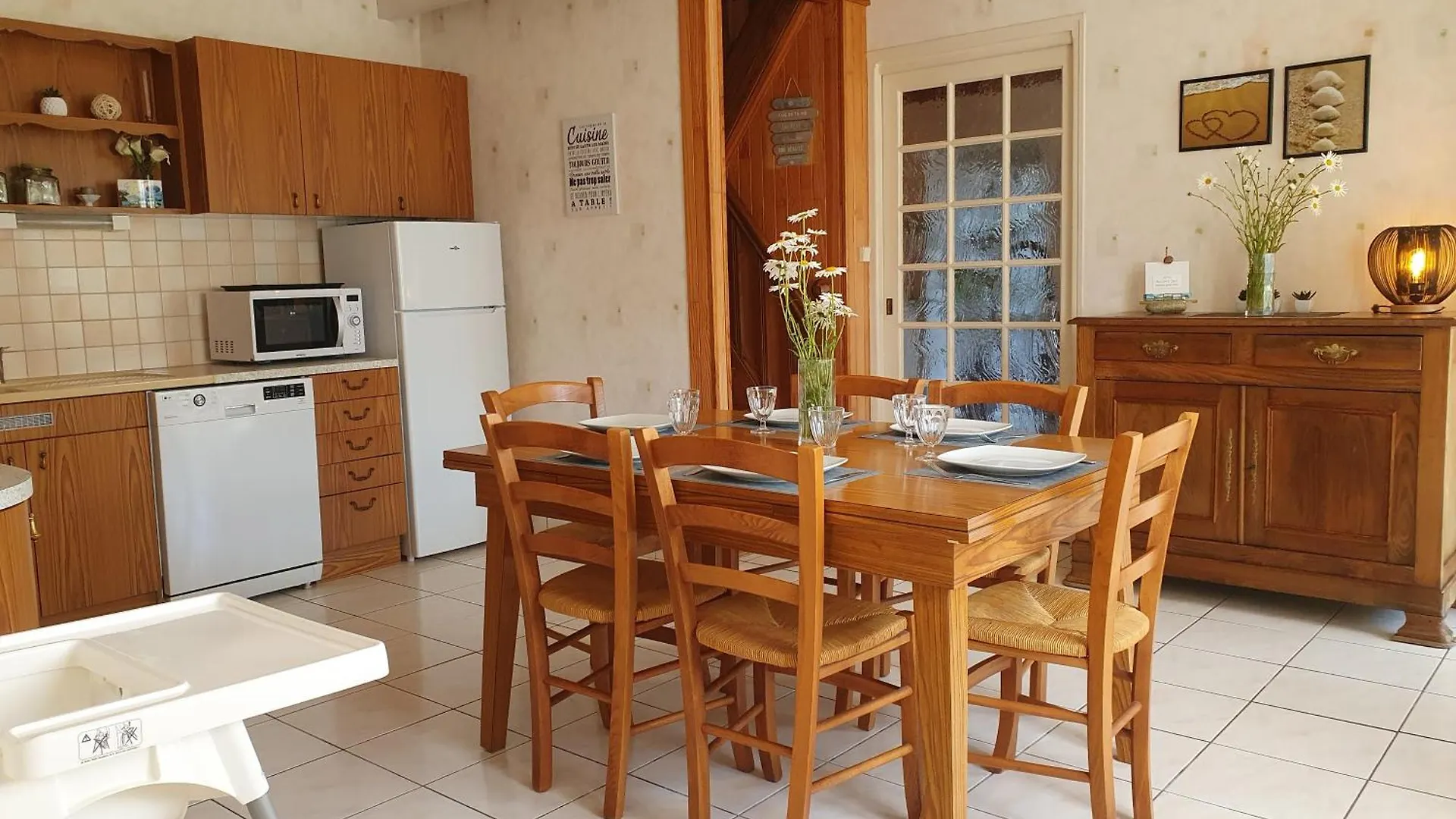 Gite Au Cafe Des Marguerites Plounevez-Lochrist 0*,  France